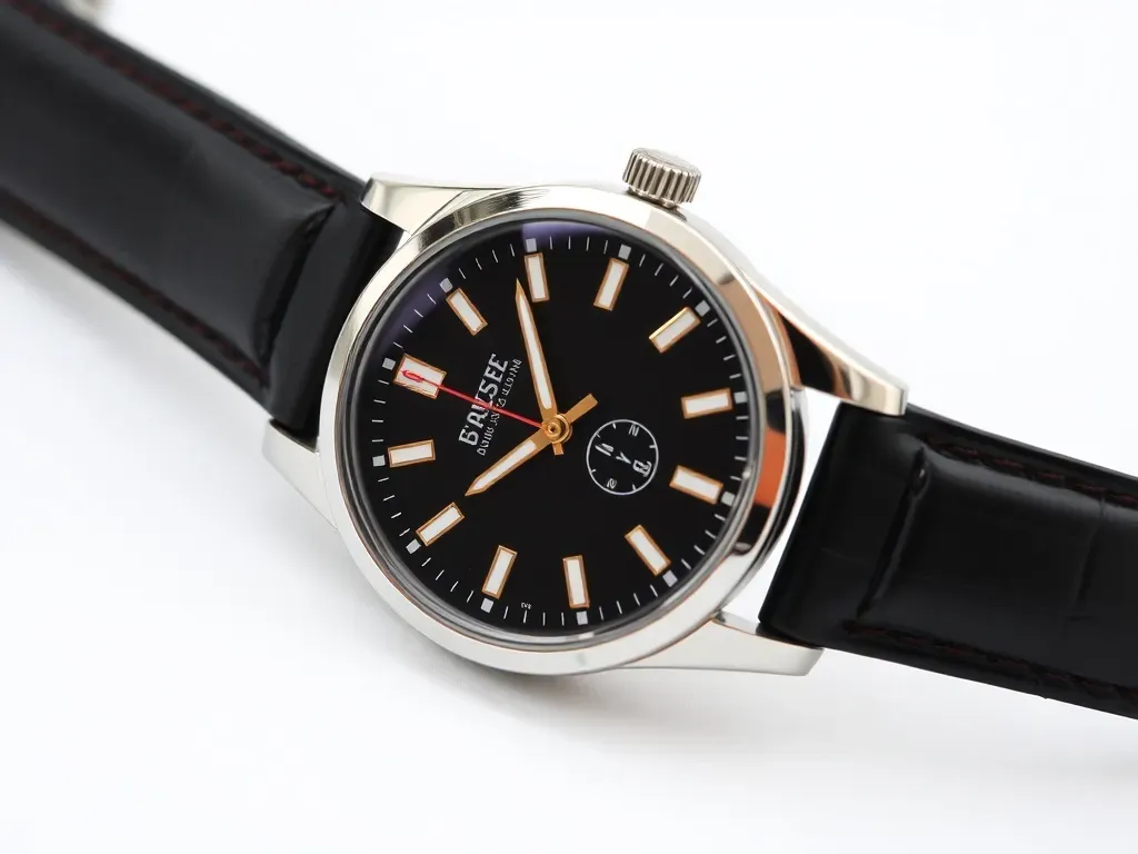 Jak wybrać luksusowy zegarek na lata